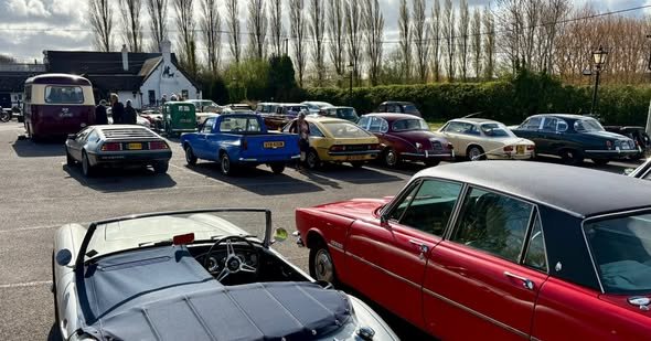 HUNTER'S INN CLASSIC CAR MEET UP