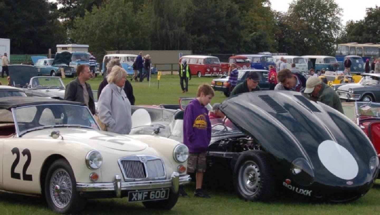 CLASSIC MOTOR EVENTS KNEBWORTH CLASSIC MOTOR SHOW