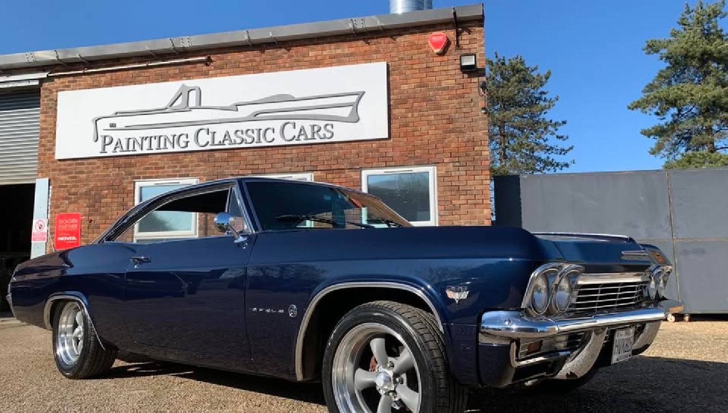 PAINTING CLASSIC CARS MONTHLY BREAKFAST MEET
