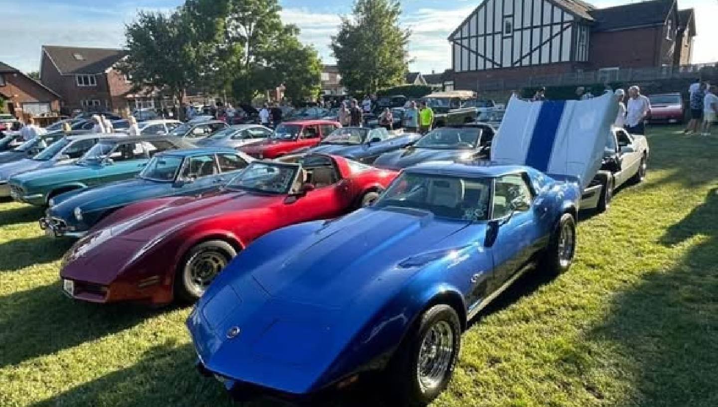 SIX BELLS CLIFFE CLASSIC CAR AND BIKE SHOW