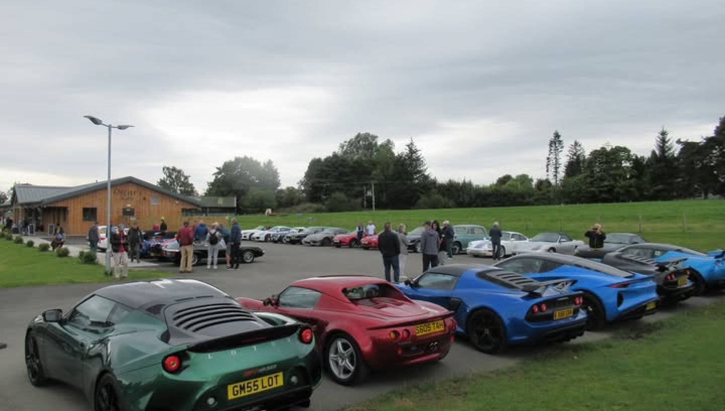 CLASSIC CAR TOURS: SUNDAY WORSHIP