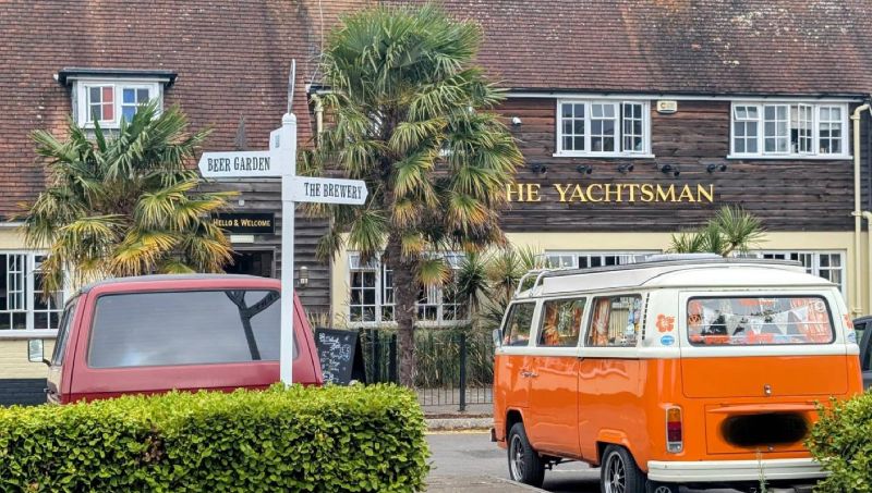 THE YACHTSMAN'S CAMPERVAN BREAKFAST MEET