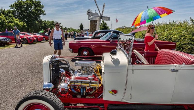 COFFEE N CARS AMERICAN N CLASSIC CAR TRUCK N BIKE DAY